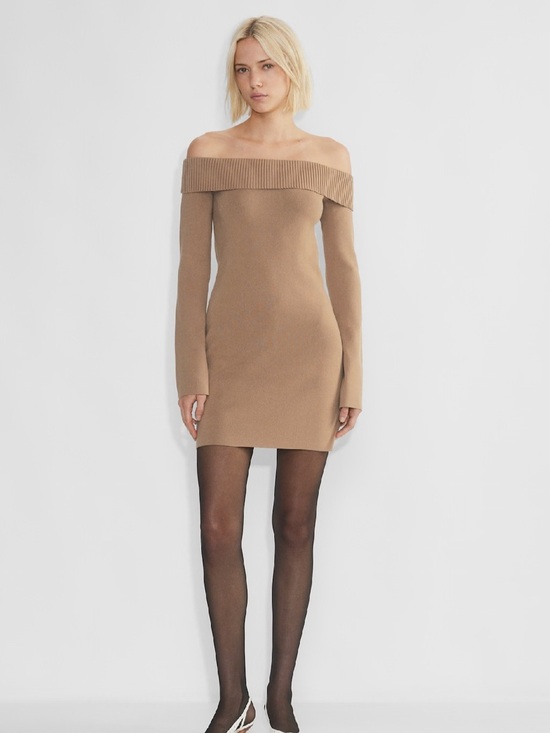 Aritzia Dresses & Skirts - Aritzia Sunday best firebird Off-Shoulder long sleeve Dress